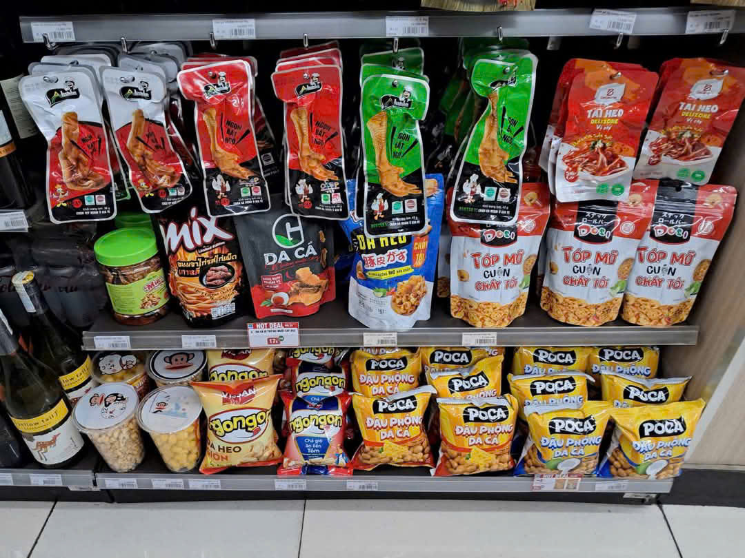 Hệ thống siêu thị trưng bày hàng Chân gà rút xương Topone ăn liền trên Toàn Quốc Hệ thống siêu thị 7 Elenven Okono, Family Mart, GS25, Joyco, Genshai, Ministop, 7 Eleven, Agami, Sunshine Mart, Busy, BigC, Circle K, Delizone, To